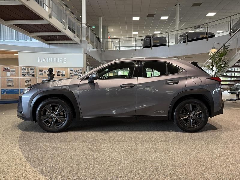 Occasion Lexus UX Luxury Line 153 PK (112 kW) 2019 Grijs SUV