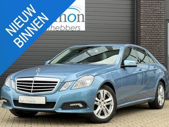 Blauw, metallic lak Gebruikt 2009 Mercedes E250 Avantgarde Sedan | € 19.900 (Duur) - Afbeelding 1/4