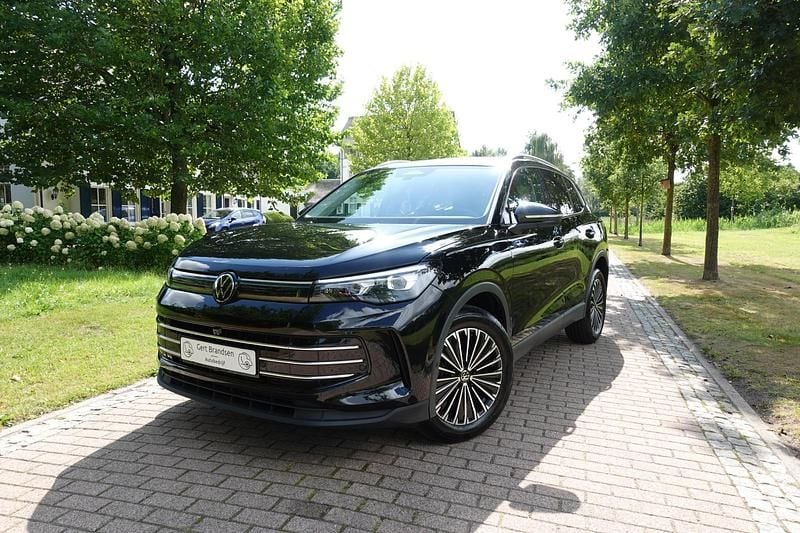 Overige Occasion 2025 VW Tiguan Business SUV | € 46.950 (Goede deal) - Afbeelding 1/4