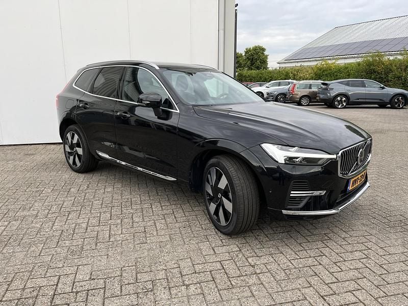 Zwart Gebruikt 2024 Volvo XC60 Plus SUV | € 56.850 (Goede deal) - Afbeelding 1/4