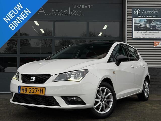 Wit Occasion 2015 Seat Ibiza CONNECT Hatchback | € 6.990 (Eerlijke prijs) - Afbeelding 1/4