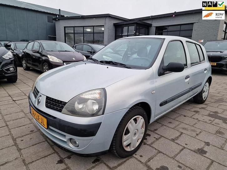 Grijs Occasion 2003 Renault Clio II Dynamique Hatchback | € 1.245 (Goede deal) - Afbeelding 1/4