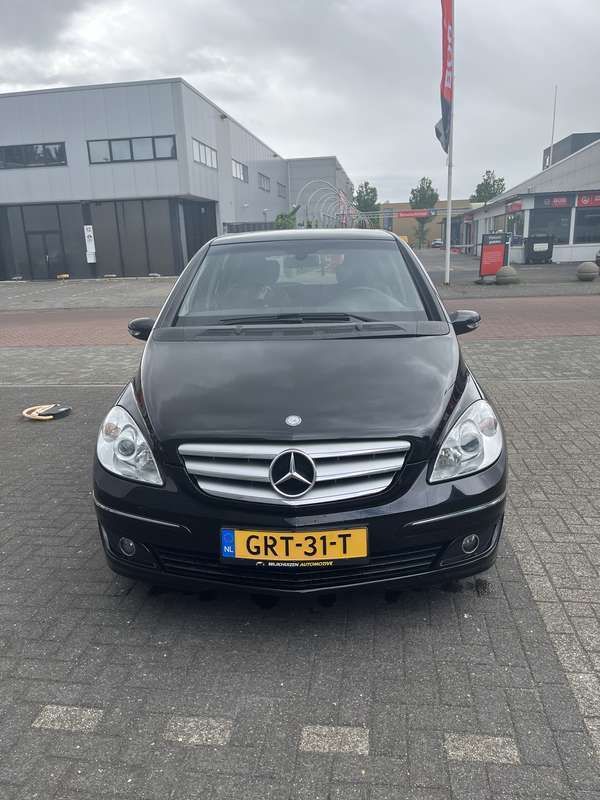 Zwart Gebruikt 2006 Mercedes B170 MPV | € 3.800 (Eerlijke prijs) - Afbeelding 1/4