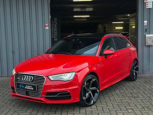 Occasion Audi A3 Sportback S-line plus 150 PK (110 kW) 2015 Rood Hatchback