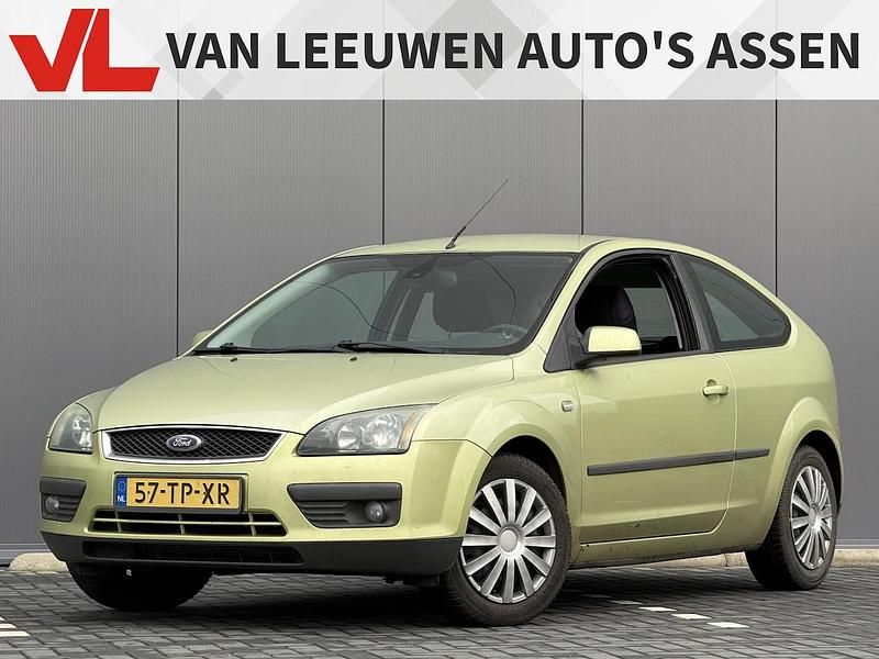 Groen Occasion 2007 Ford Focus Futura Hatchback | € 1.448 (Eerlijke prijs) - Afbeelding 1/4