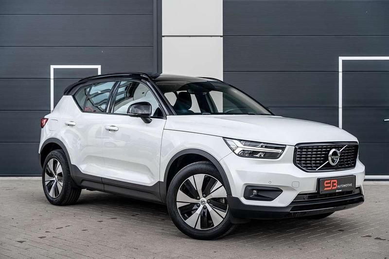 Wit Gebruikt 2021 Volvo XC40 R-Design SUV | € 33.950 (Eerlijke prijs) - Afbeelding 1/4