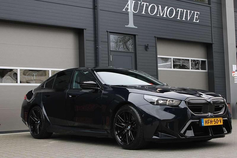 Occasion BMW M5 Comfort Edition 727 PK (534 kW) 2024 Zwart (metallic) Sedan