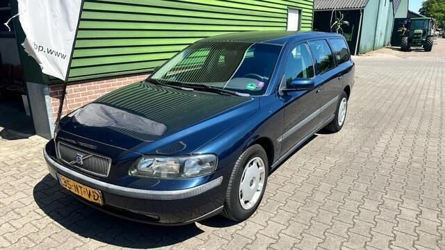 Blauw Gebruikt 2004 Volvo V70 Stationwagen | € 2.995 (Goede deal) - Afbeelding 1/4