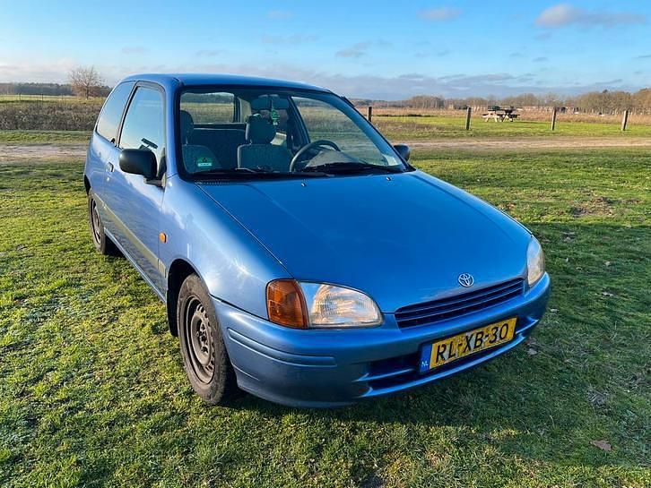 Occasion 1997 Toyota Starlet Hatchback | € 1.749 (Eerlijke prijs) - Afbeelding 1/4