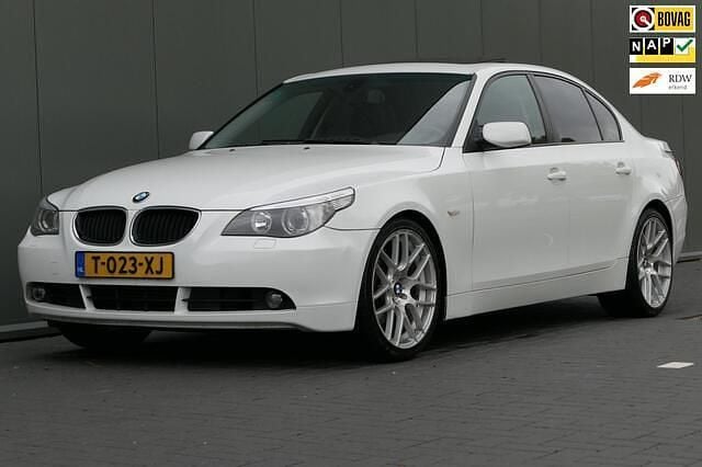 Wit Gebruikt 2004 BMW 530 Comfort Edition Sedan | € 6.940 (Super prijs) - Afbeelding 1/4