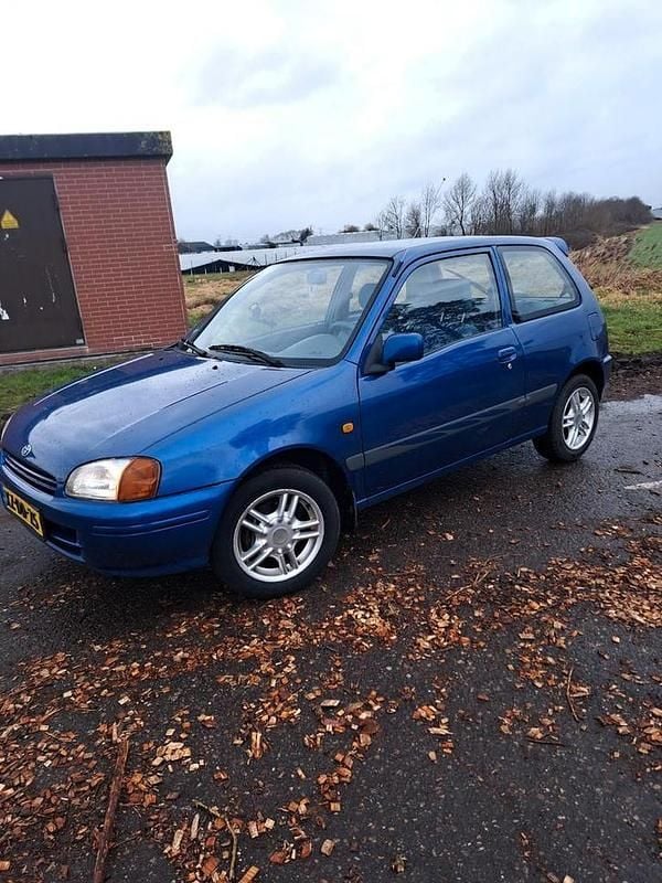 Occasion Toyota Starlet 75 PK (55 kW) 1999 Blauw Hatchback