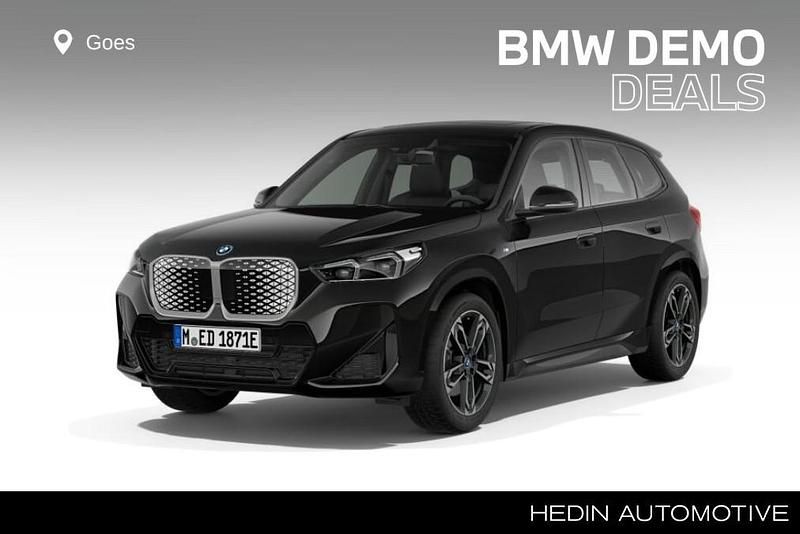 Zwart Gebruikt 2025 BMW iX1 Comfort Edition SUV | € 42.880 - Afbeelding 1/4