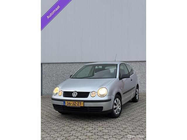 Grijs Occasion 2002 VW Polo Hatchback | € 2.799 (Iets duurder) - Afbeelding 1/4