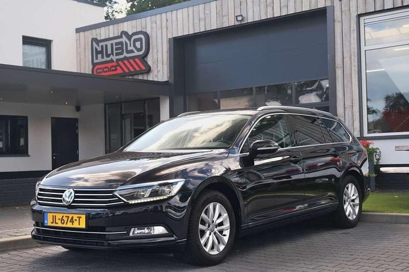 Zwart Gebruikt 2015 VW Passat Highline Stationwagen | € 12.750 (Goede deal) - Afbeelding 1/4