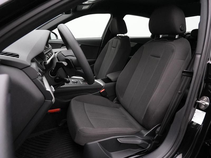 Occasion Audi A4 150 PK (110 kW) 2019 Zwart (metallic) Sedan