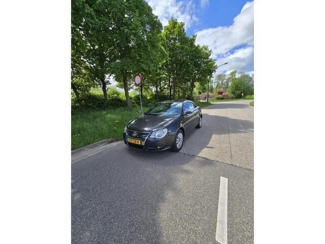 Bruin Gebruikt 2010 VW Eos Cabriolet | € 3.999 (Super prijs) - Afbeelding 1/4