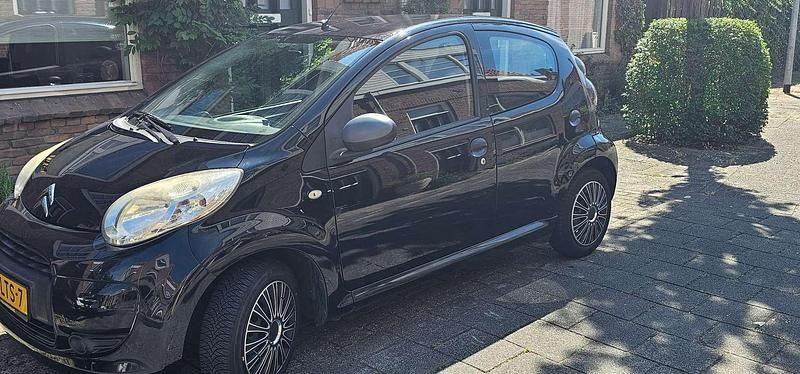 Zwart Gebruikt 2010 Citroën C1 Hatchback | € 2.100 (Goede deal) - Afbeelding 1/3