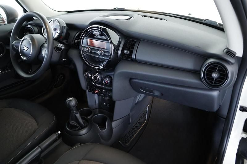 Occasion Mini Cooper Pepper 102 PK (75 kW) 2016 Creme Hatchback