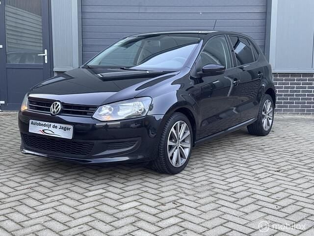 Zwart Gebruikt 2010 VW Polo Highline Hatchback | € 8.450 (Eerlijke prijs) - Afbeelding 1/4