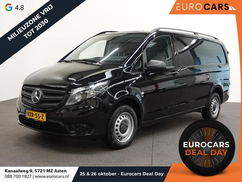 Zwart Gebruikt 2024 Mercedes Vito MPV | € 37.890 (Duur) - Afbeelding 1/4