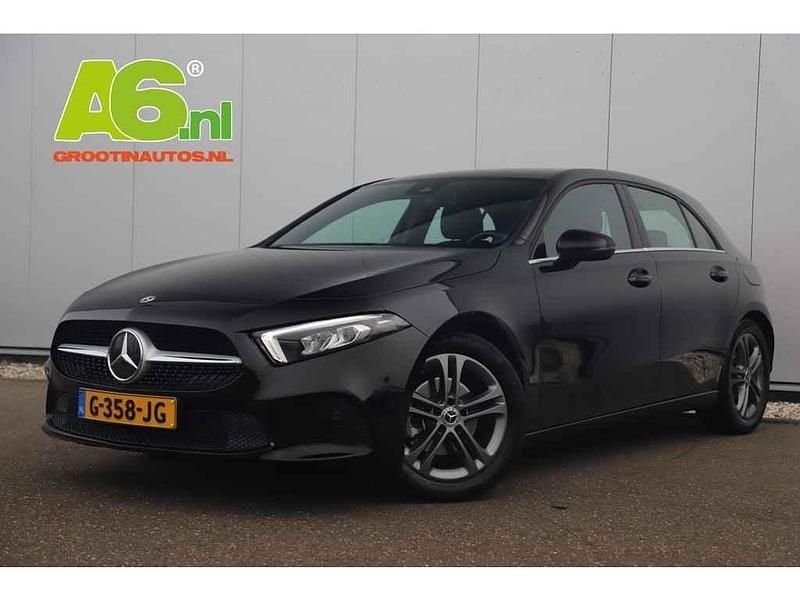 Zwart Gebruikt 2019 Mercedes A160 Stationwagen | € 20.900 (Eerlijke prijs) - Afbeelding 1/4