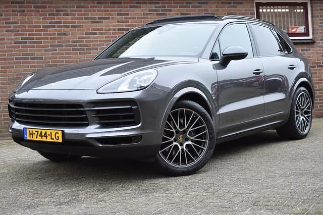 Grijs (metallic) Gebruikt 2020 Porsche Cayenne SUV | € 64.949 (Super prijs) - Afbeelding 1/4