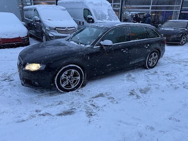 Zwart (metallic) Occasion 2011 Audi A4 Proline Stationwagen | € 5.250 (Goede deal) - Afbeelding 1/4