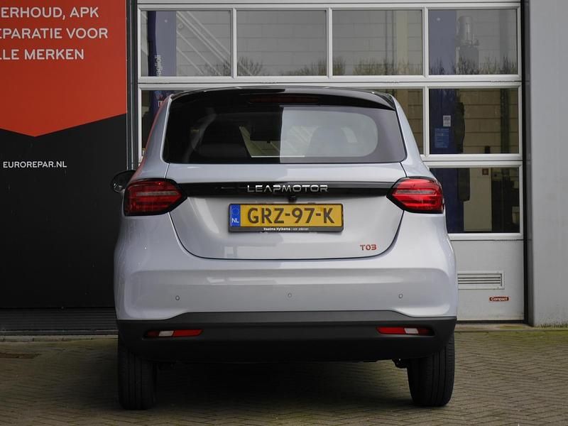 Occasion Leapmotor T03 47 kW (65 PK) 2024 Grijs Hatchback