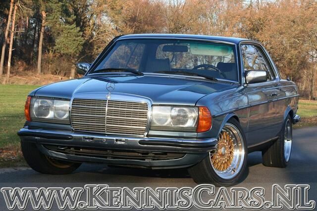 Blauw Gebruikt 1978 Mercedes 280 Coupé | € 15.500 - Afbeelding 1/4