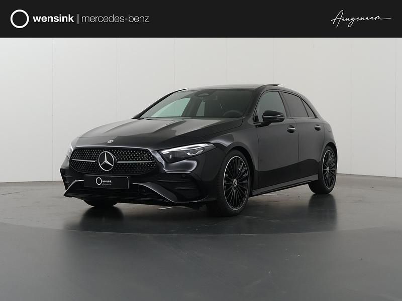 Zwart Nieuw 2025 Mercedes A180 Business Hatchback | € 47.505 (Eerlijke prijs) - Afbeelding 1/4