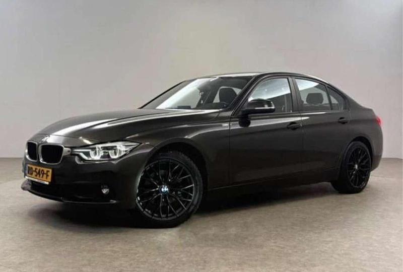 Bruin Occasion 2017 BMW 316 Sedan | € 14.950 - Afbeelding 1/4