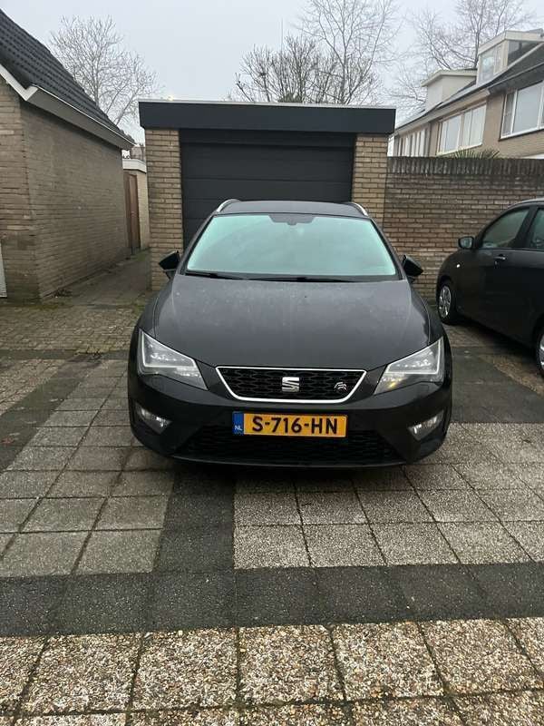 Zwart Gebruikt 2015 Seat Leon FR Stationwagen | € 13.750 (Eerlijke prijs) - Afbeelding 1/4