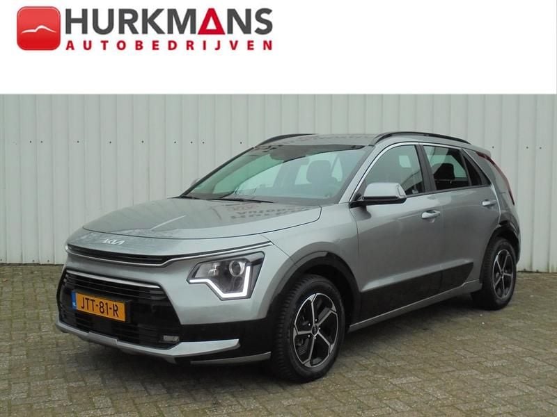 Grijs Occasion 2025 Kia Niro SUV | € 32.926 (Super prijs) - Afbeelding 1/4