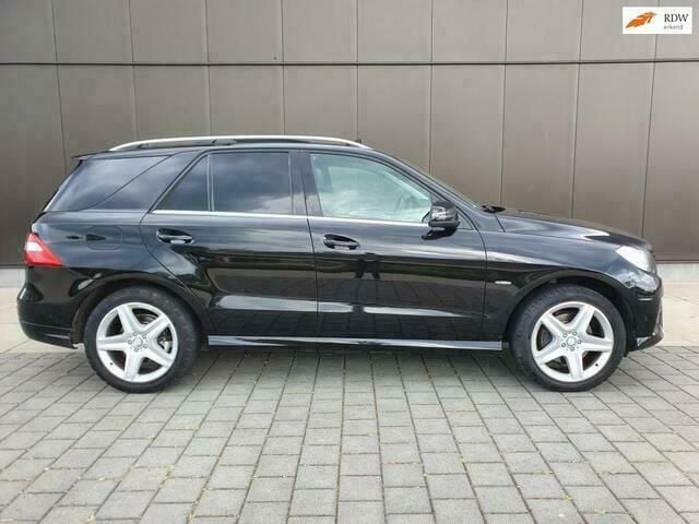 Zwart Gebruikt 2012 Mercedes 350 Edition Van | € 22.950 - Afbeelding 1/4