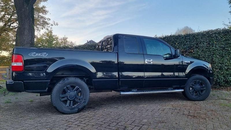 Zwart Gebruikt 2006 Ford F-150 XLT Pickup | € 17.500 - Afbeelding 1/4