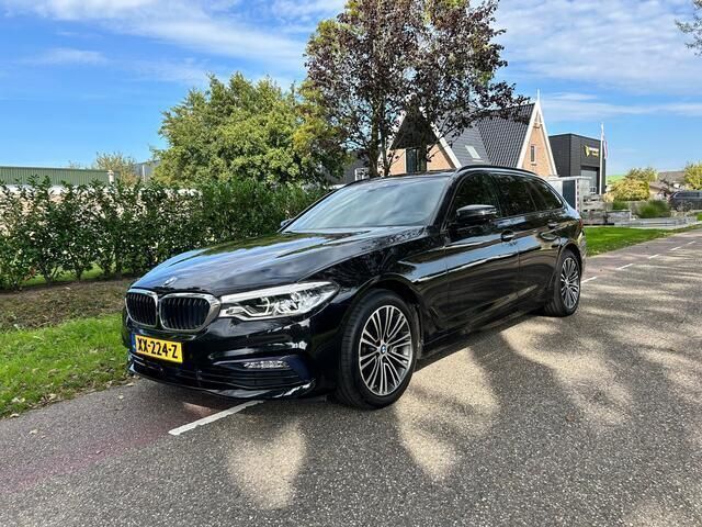 Zwart Gebruikt 2018 BMW 530 Executive Stationwagen | € 33.750 (Iets duurder) - Afbeelding 1/4