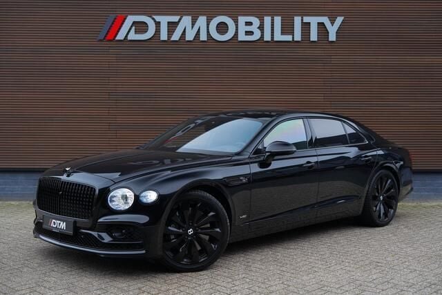 Zwart Gebruikt 2022 Bentley Flying Spur Mulliner Sedan | € 269.950 (Eerlijke prijs) - Afbeelding 1/4