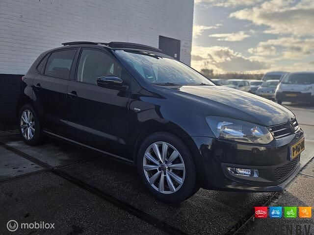 Zwart Occasion 2013 VW Polo Highline Hatchback | € 6.250 (Eerlijke prijs) - Afbeelding 1/4