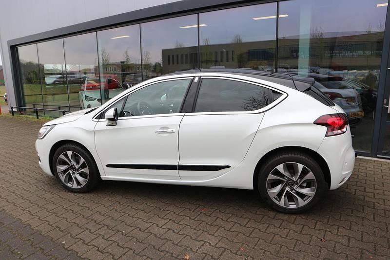 Occasion DS Automobiles DS4 Performance 165 PK (121 kW) 2018 Wit Hatchback