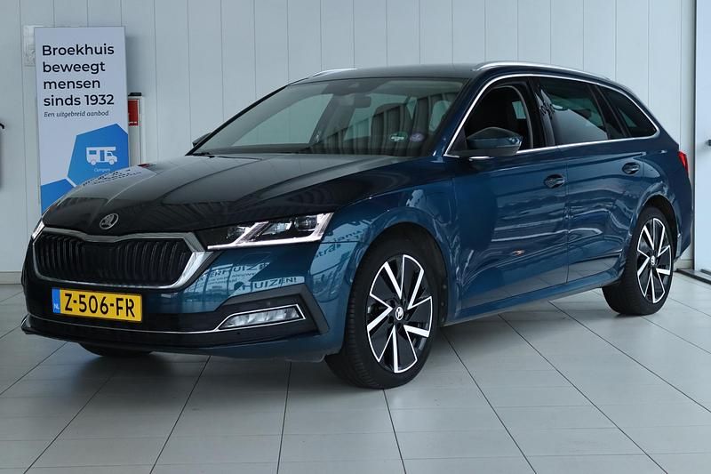 Blauw Occasion 2024 Skoda Octavia Business Line Stationwagen | € 22.895 (Super prijs) - Afbeelding 1/4