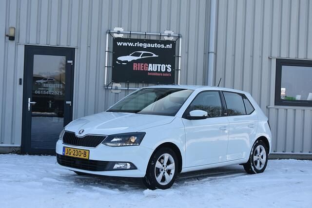 Wit Occasion 2016 Skoda Fabia Joy Hatchback | € 8.950 (Eerlijke prijs) - Afbeelding 1/4