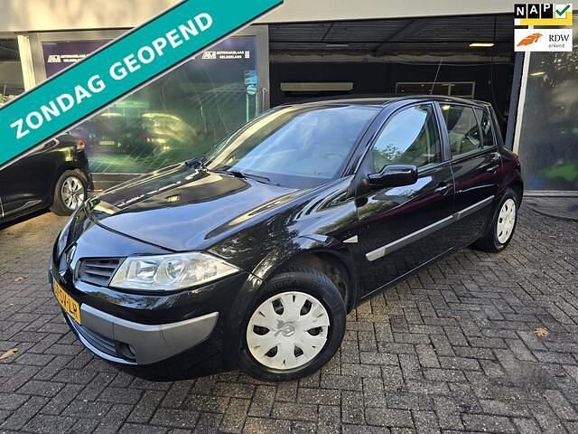 Zwart Gebruikt 2006 Renault Mégane II Dynamique Hatchback | € 4.450 (Duur) - Afbeelding 1/4