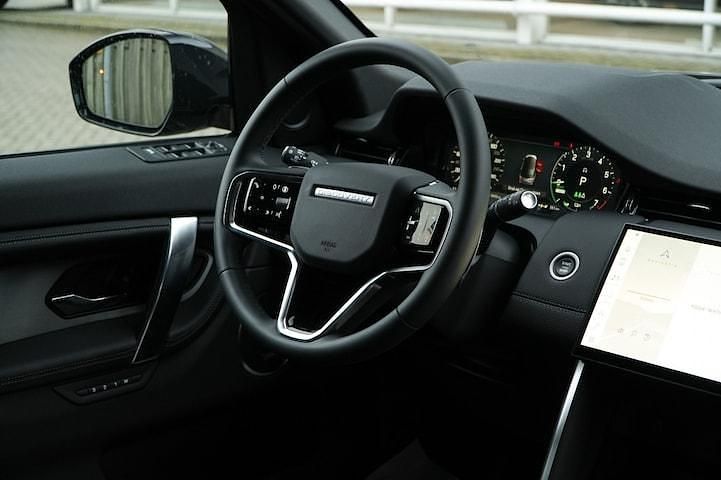 Occasion Land Rover Discovery Sport SE Dynamic 271 PK (199 kW) 2025 Zwart SUV