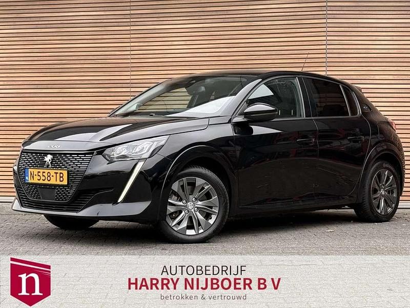 Occasion Peugeot e-208 Allure 100 kW (136 PK) 2022 Zwart (metallic) Hatchback