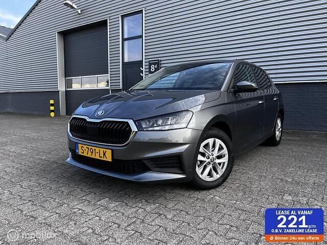 Grijs Gebruikt 2023 Skoda Fabia Ambition Hatchback | € 16.550 (Eerlijke prijs) - Afbeelding 1/4