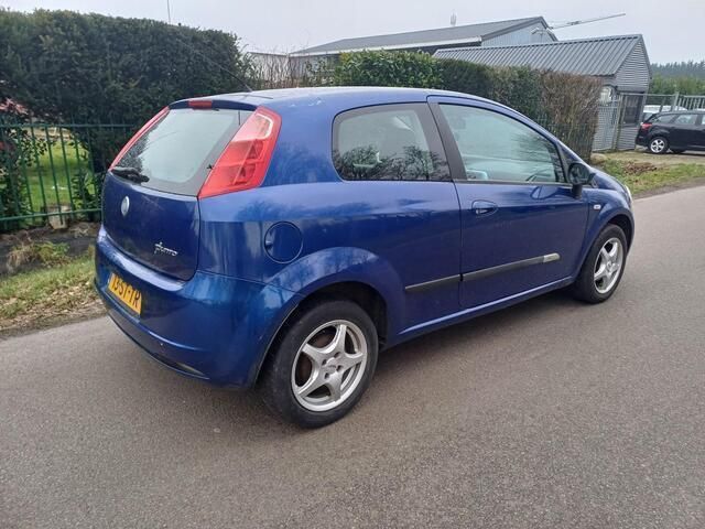Occasion Fiat Grande Punto 77 PK (56 kW) 2006 Blauw, metallic lak Hatchback