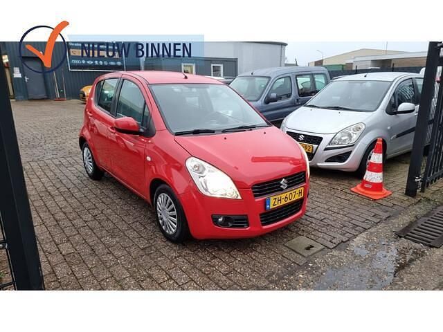 Rood Occasion 2010 Suzuki Splash Comfort Hatchback | € 2.995 (Duur) - Afbeelding 1/4