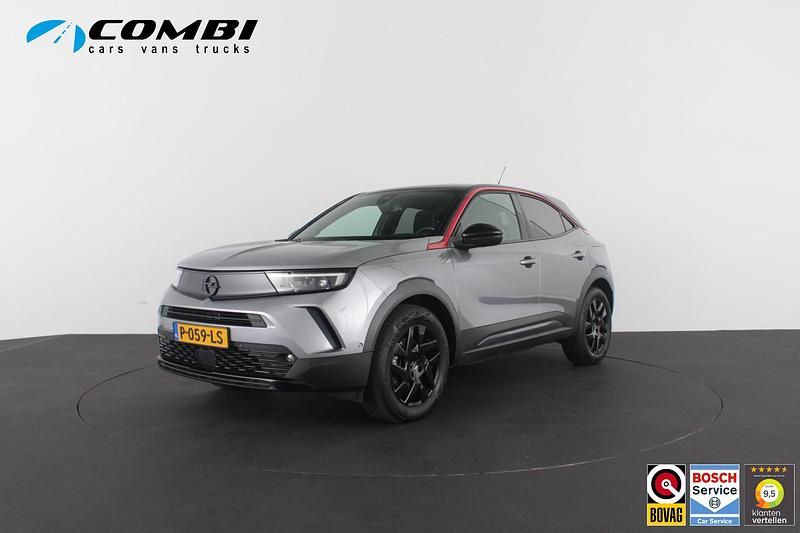 Grijs Gebruikt 2022 Opel Mokka-e GS Line SUV | € 19.950 (Eerlijke prijs) - Afbeelding 1/4