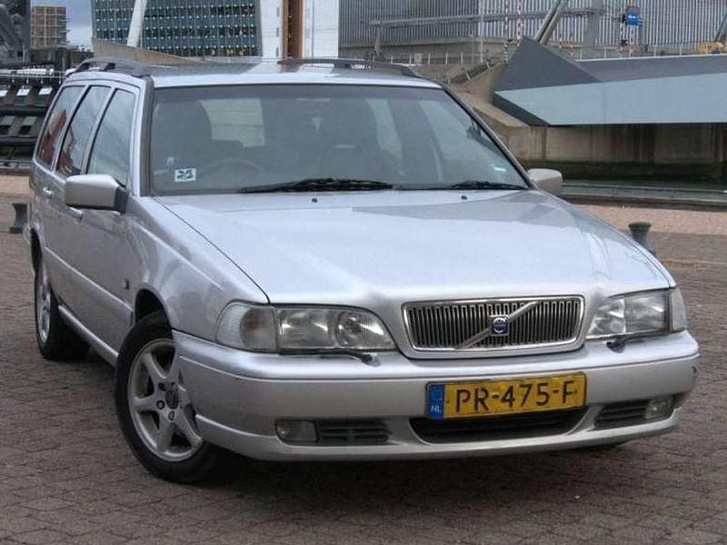 Occasion Volvo V70 140 PK (102 kW) 2000 Zilver Stationwagen