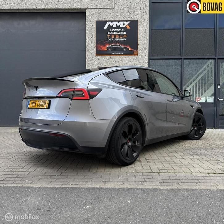 Grijs Occasion 2023 Tesla Model Y Long Range AWD SUV | € 32.890 (Eerlijke prijs) - Afbeelding 1/4